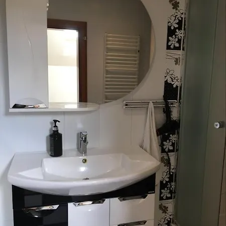 Mansarda Aparts * Skole